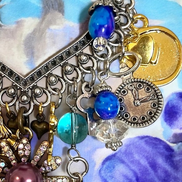 Cheshire Cat Alice in Wonderland charm necklace Vintage pieces gorgeous - Picture 3 of 17